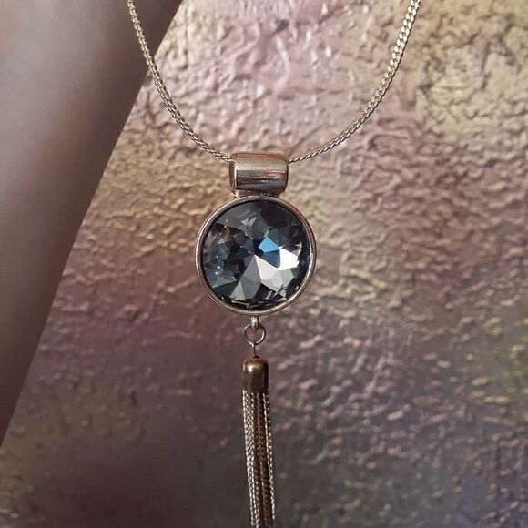 Zara Pendant Necklace    - Picture 5 of 10